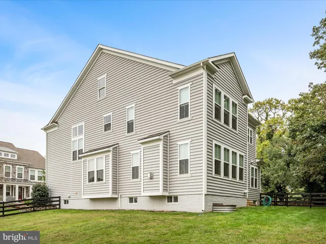 $4,950 | 221 32nd Street, Purcellville, VA 20132