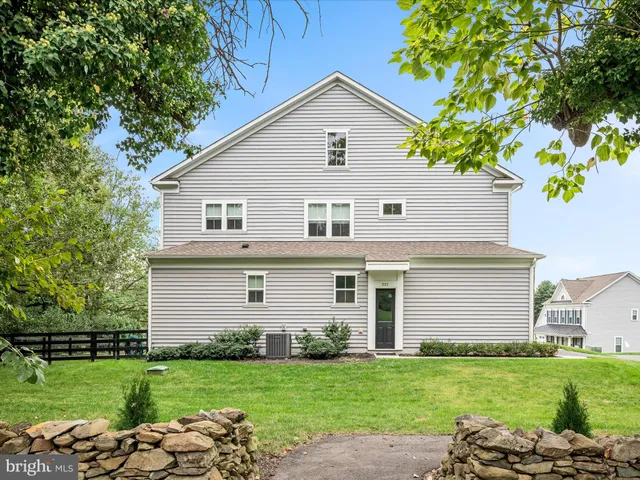 $4,950 | 221 32nd Street, Purcellville, VA 20132