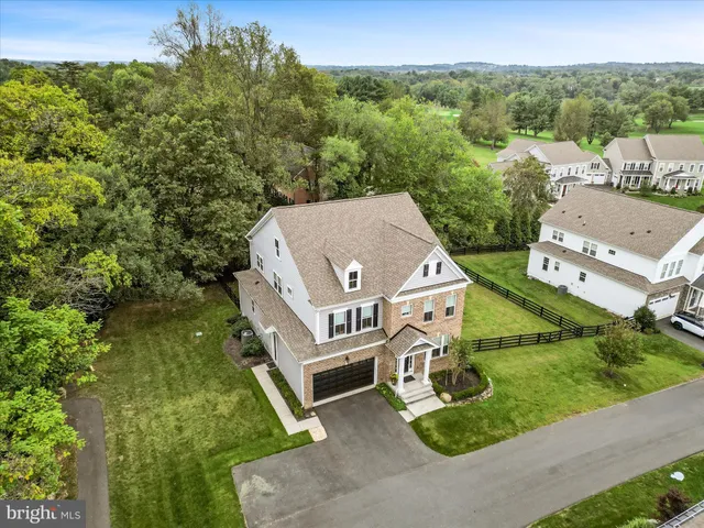 $4,950 | 221 32nd Street, Purcellville, VA 20132