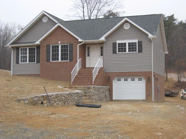 717 North Mill Road Salem, VA 24153 - Photo 1 of 2 front