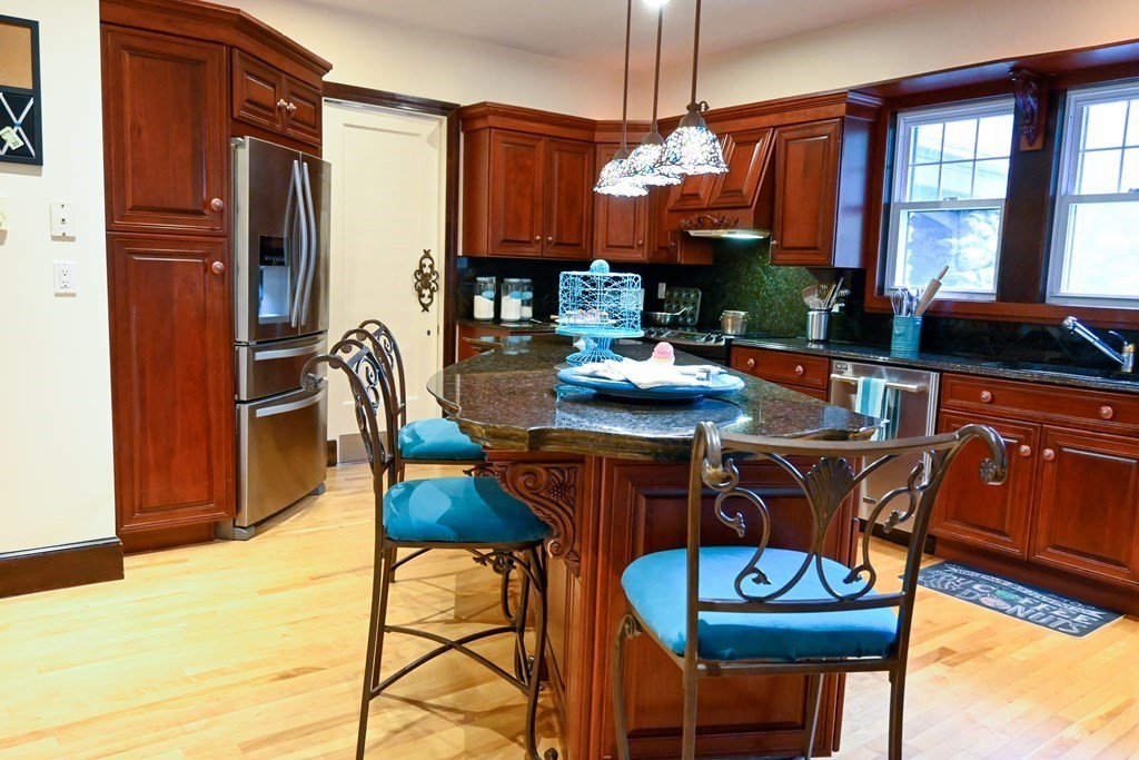 360 Salisbury Street Worcester, MA 01609 - Photo 12 of 42