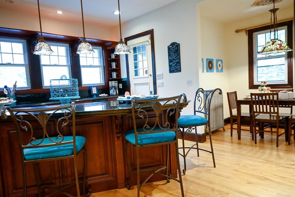 360 Salisbury Street Worcester, MA 01609 - Photo 13 of 42