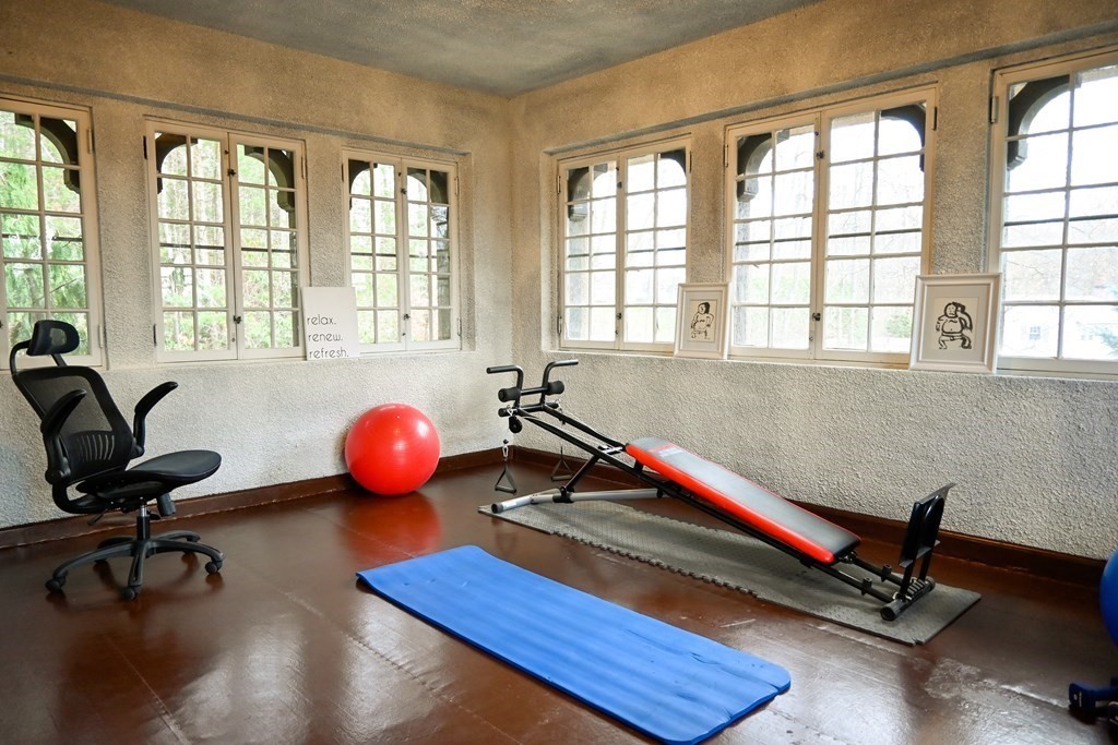 360 Salisbury Street Worcester, MA 01609 - Photo 22 of 42