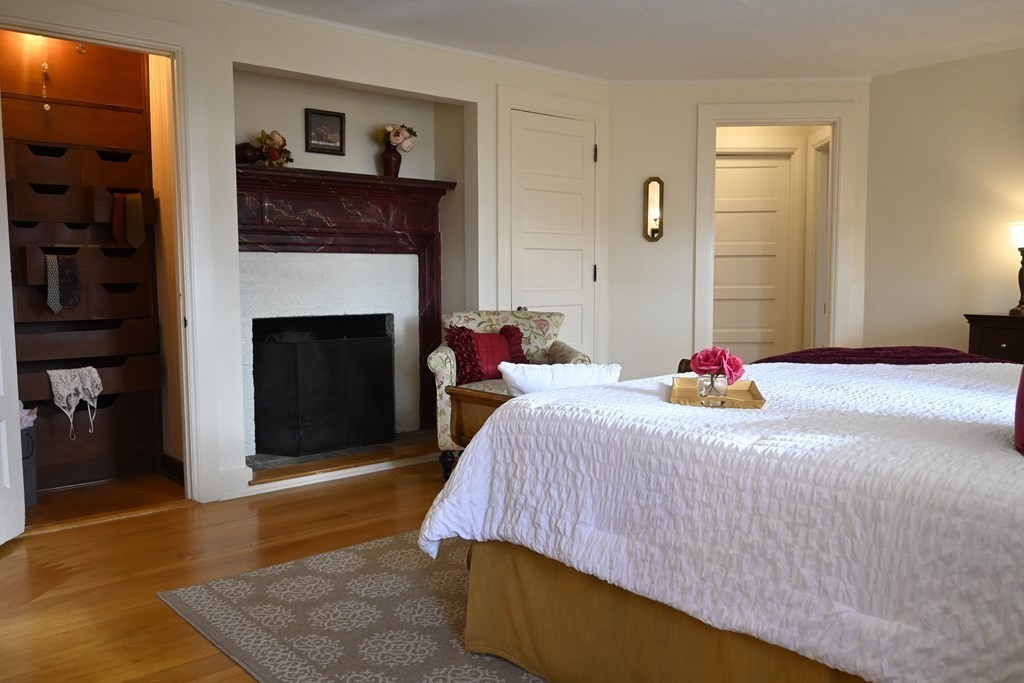 360 Salisbury Street Worcester, MA 01609 - Photo 24 of 42