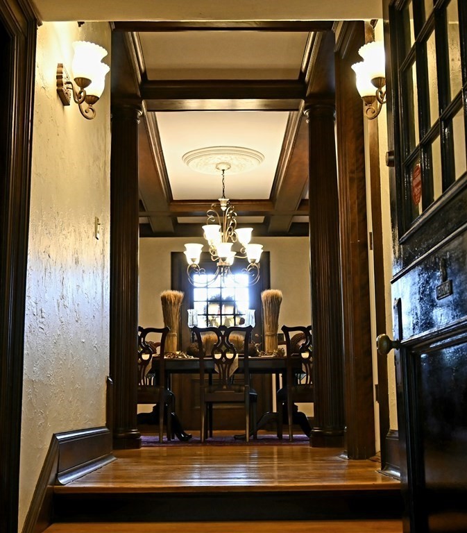 360 Salisbury Street Worcester, MA 01609 - Photo 3 of 42