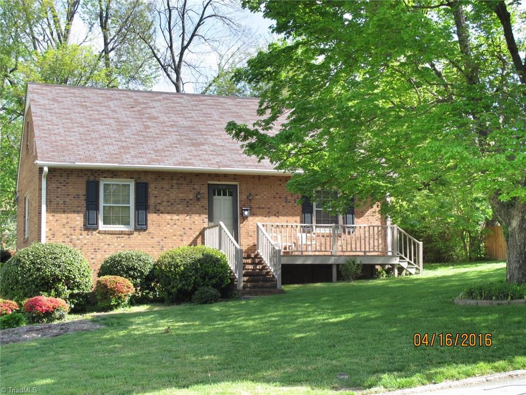 Welcome to 404 Sunset Dr!