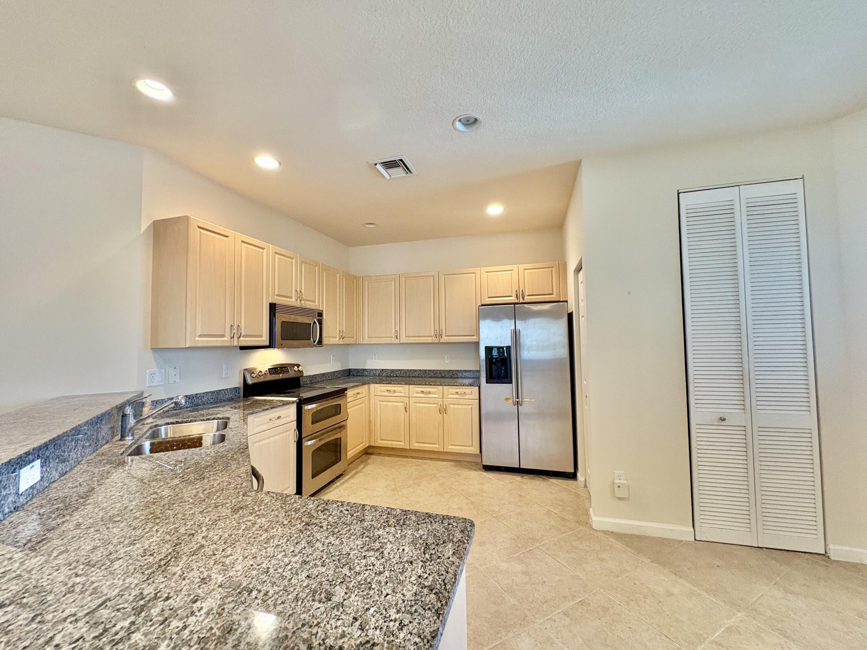 23265 Carolwood Lane, Unit 201 Boca Raton, FL 33428 - Photo 12 of 35 IMG_3405
