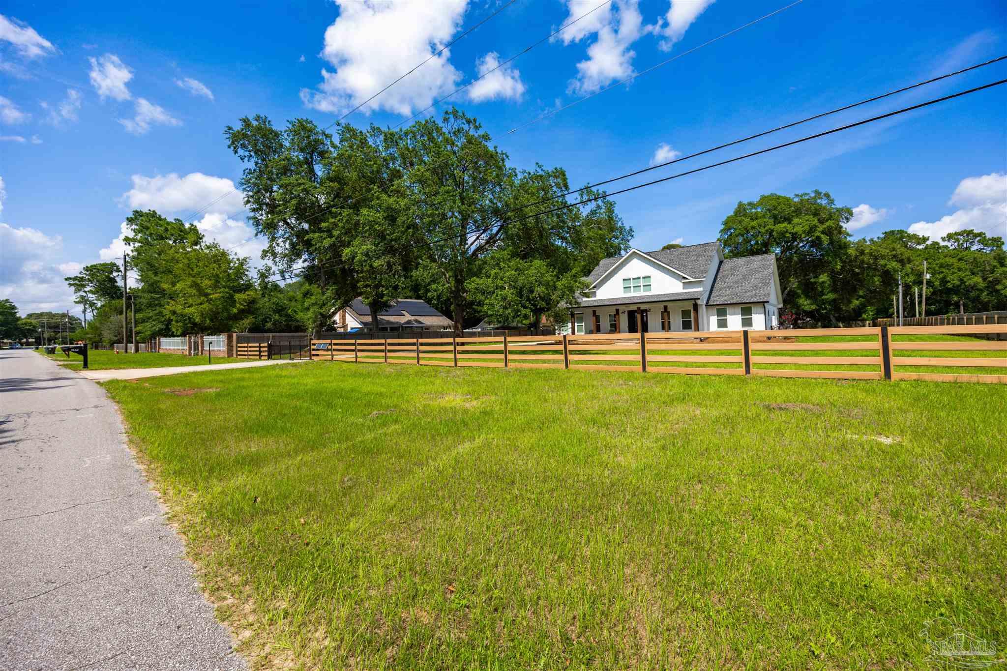 7462 Woodside Road Pensacola, FL 32526 - Photo 29 of 39