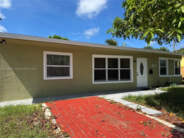 $434,900 | 1611 Northeast 32nd Place, Pompano Beach, FL 33064