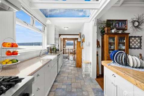$1,750,000 | 17257 Olympic View Road Northwest, Silverdale, WA 98383