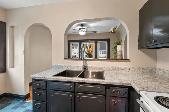 $209,900 | 409 South Baird Street, Green Bay, WI 54301