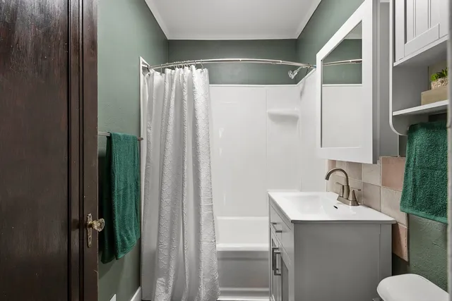 $209,900 | 409 South Baird Street, Green Bay, WI 54301