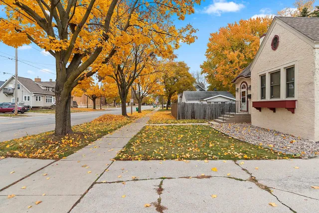 $209,900 | 409 South Baird Street, Green Bay, WI 54301