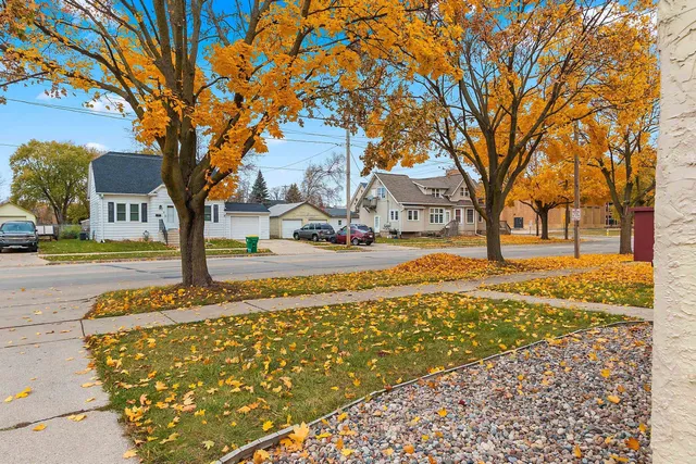 $209,900 | 409 South Baird Street, Green Bay, WI 54301