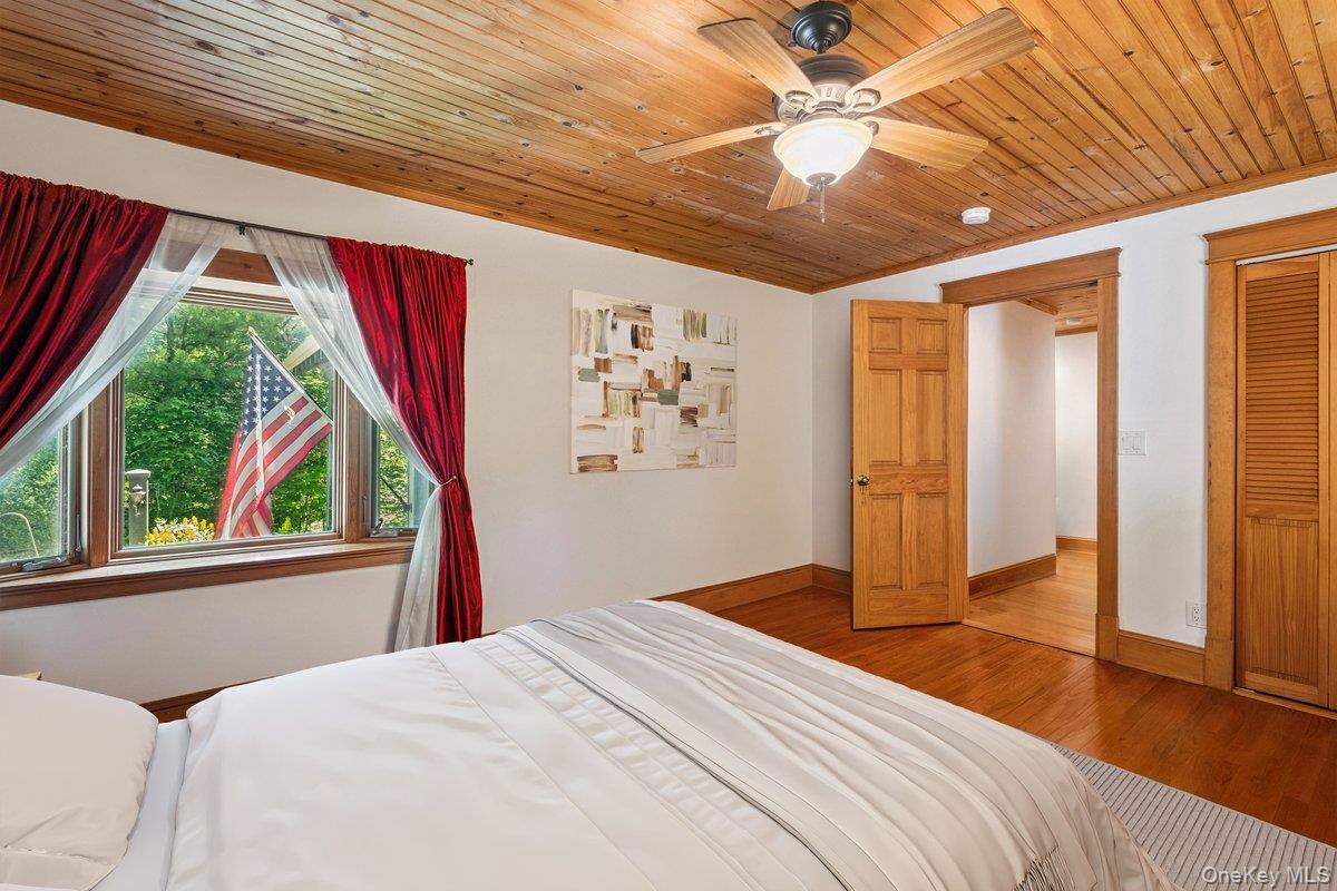 342 Lake Shore Road Putnam Valley, NY 10579 - Photo 19 of 46