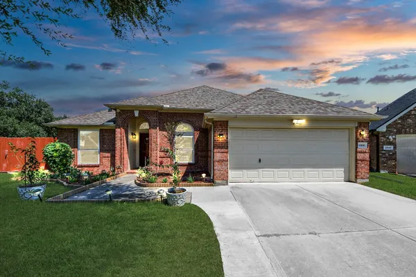 $2,349 | 10850 White Oak Point Court, Cypress, TX 77429