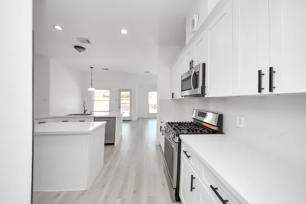 $2,349 | 10850 White Oak Point Court, Cypress, TX 77429