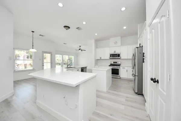 $2,349 | 10850 White Oak Point Court, Cypress, TX 77429