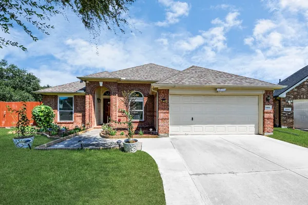 $2,349 | 10850 White Oak Point Court, Cypress, TX 77429