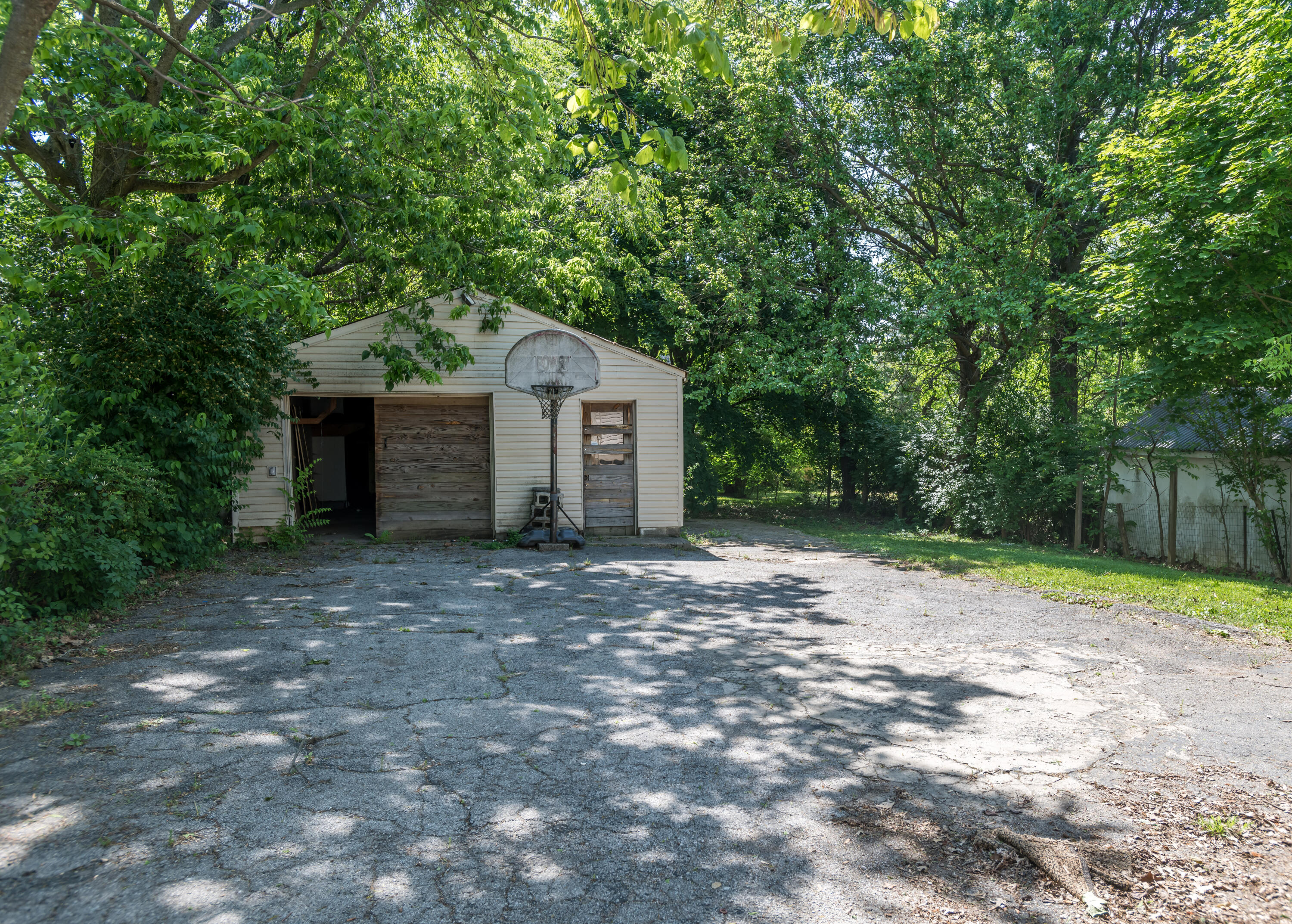 414 Stone Road Lexington, KY 40503 - Photo 3 of 20 StoneRd414-3