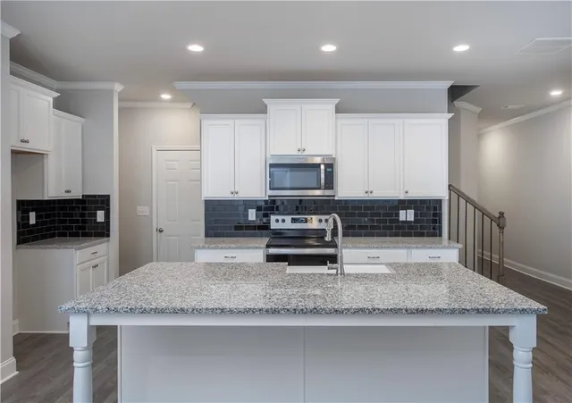 $383,200 | 5526 Leyland Drive, Flowery Branch, GA 30542