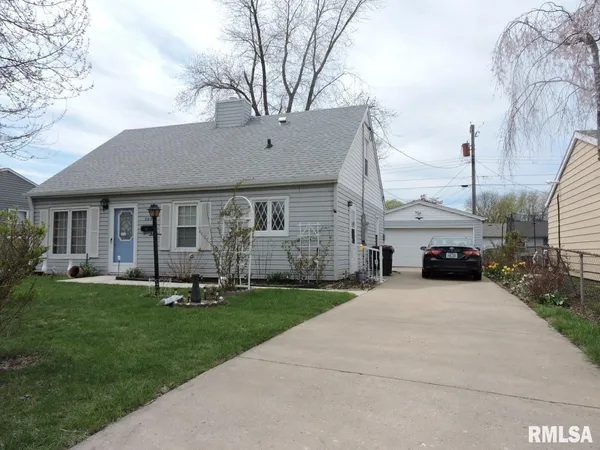 $152,000 | 305 Manor Street, Pekin, IL 61554