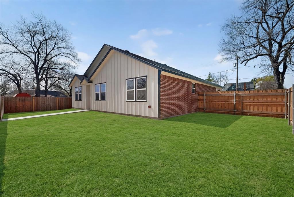 106 Jones Street Terrell, TX 75160 - Photo 23 of 26 a view of a backyard with a garden
