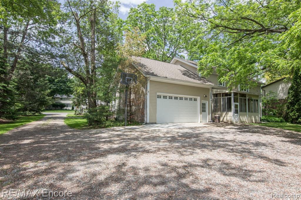 2645 Hickory Lawn Road Rochester Hills, MI 48307 - Photo 35 of 39