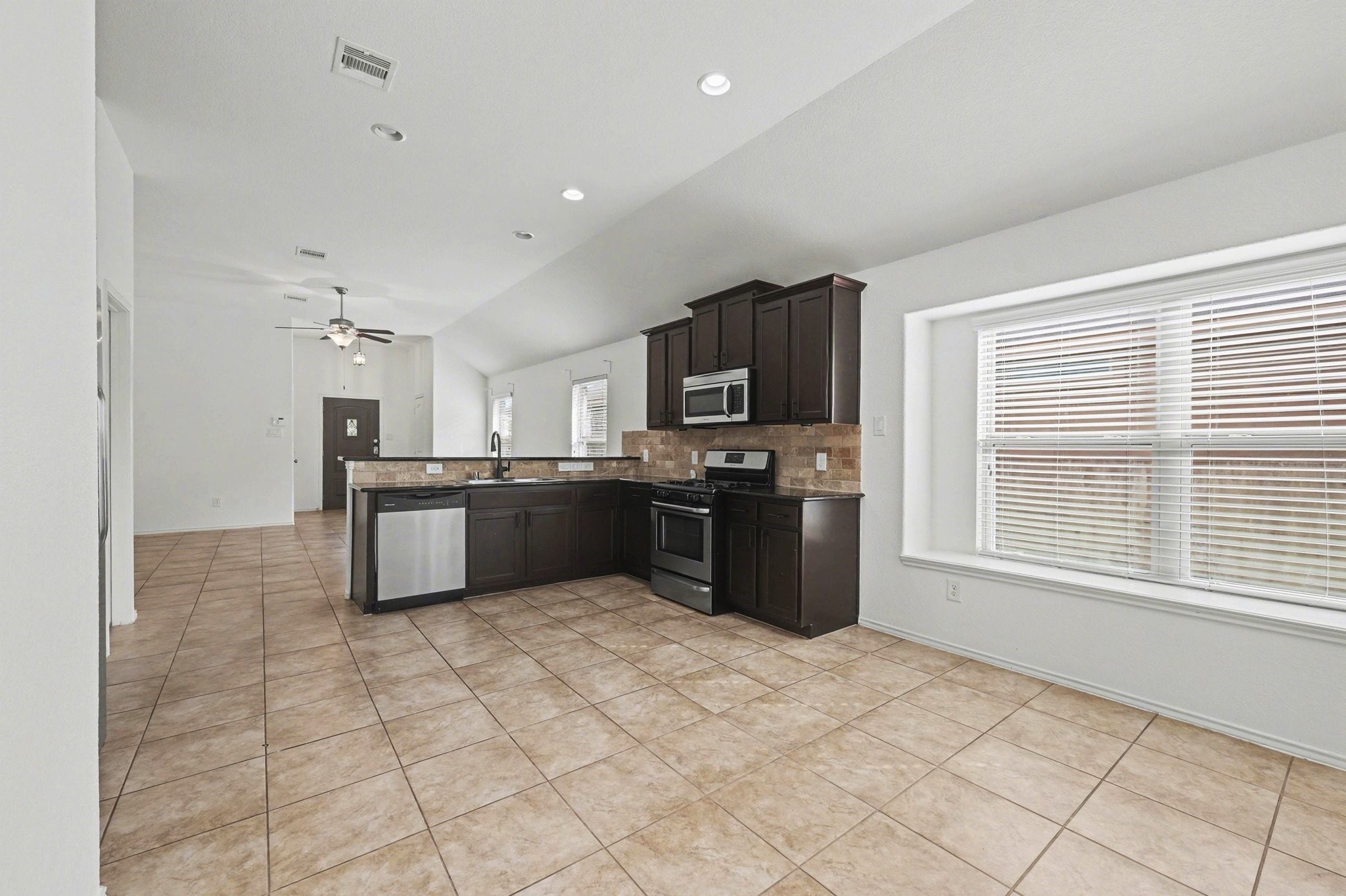 20719 Winghaven Drive Katy, TX 77449 - Photo 7 of 17