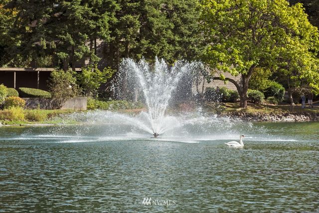 $145,600 | 6268 137th Place Northeast, Unit 242, Redmond, WA 98052