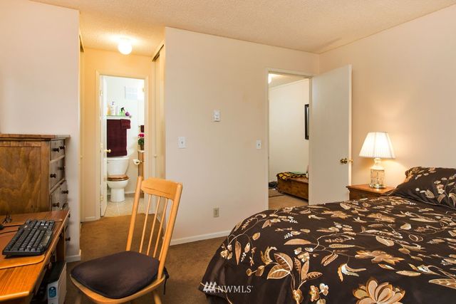 $145,600 | 6268 137th Place Northeast, Unit 242, Redmond, WA 98052