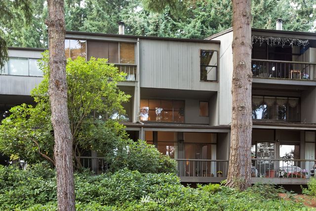 $145,600 | 6268 137th Place Northeast, Unit 242, Redmond, WA 98052