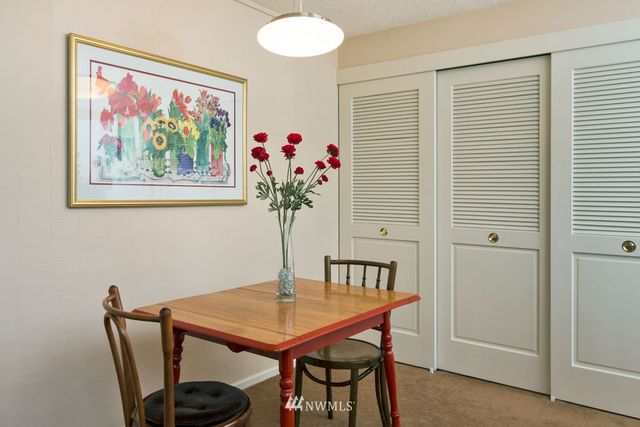 $145,600 | 6268 137th Place Northeast, Unit 242, Redmond, WA 98052