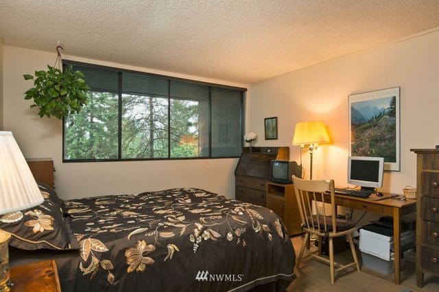 $145,600 | 6268 137th Place Northeast, Unit 242, Redmond, WA 98052