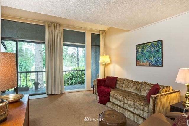 $145,600 | 6268 137th Place Northeast, Unit 242, Redmond, WA 98052