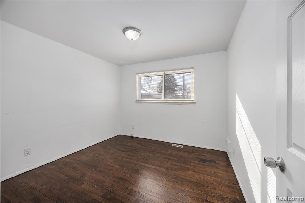 4348 Martin Road Warren, MI 48092 - Photo 15 of 20