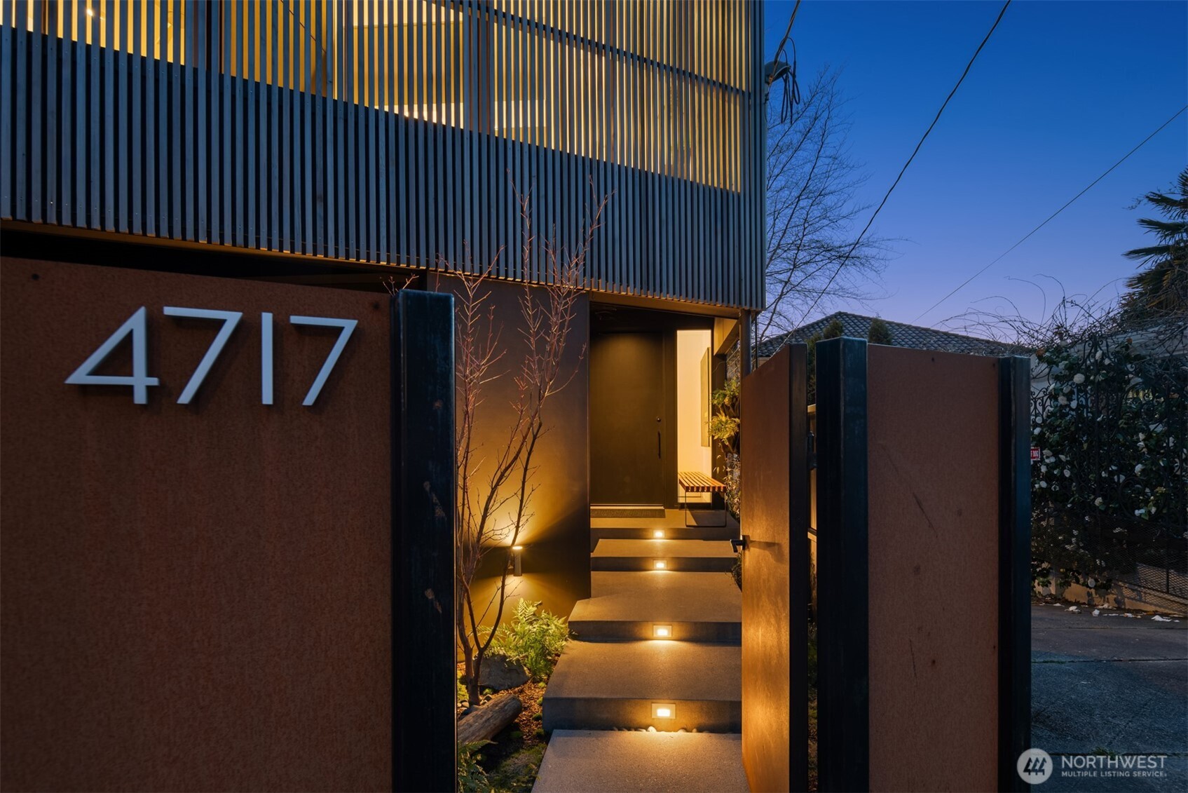 4717 Beach Drive Southwest Seattle, WA 98116 - Photo 5 of 11