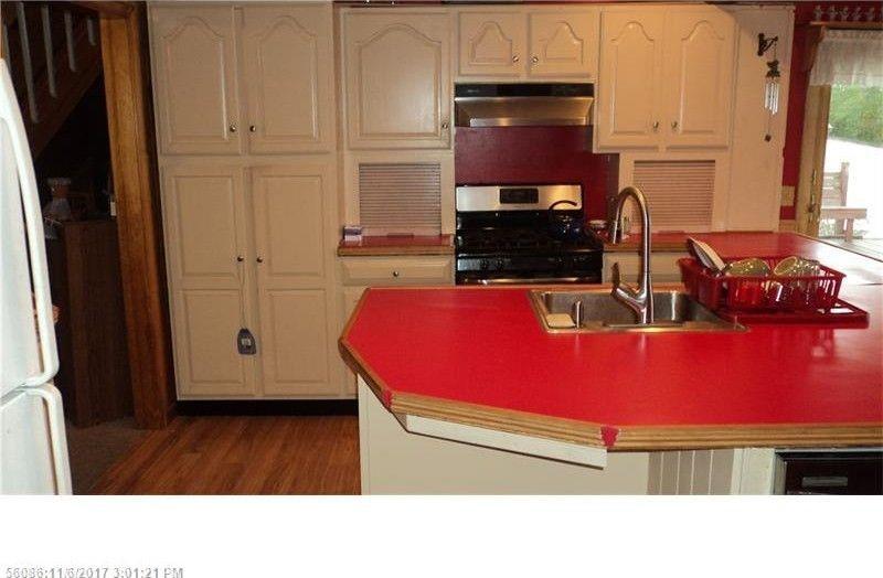 12 High Street East Millinocket, ME 04430 - Photo 8 of 17 9d3d76de7f0d7a3bfe27dca1de7ae335l-m5xd-w