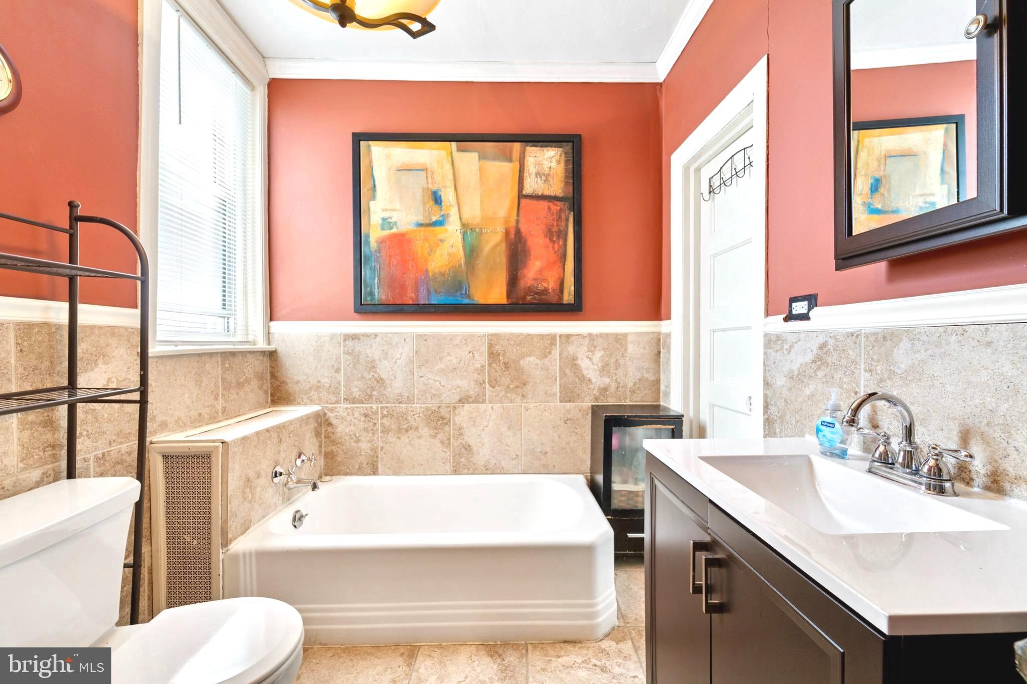 5822 Cedarhurst Street Philadelphia, PA 19143 - Photo 18 of 27 Primary Bathroom