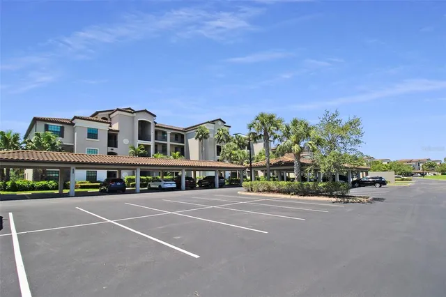 $3,400 | 16904 Vardon Terrace, Unit 204, Bradenton, FL 34211