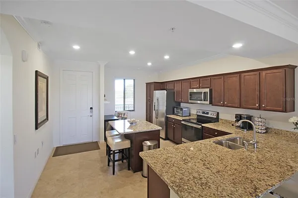 $3,400 | 16904 Vardon Terrace, Unit 204, Bradenton, FL 34211