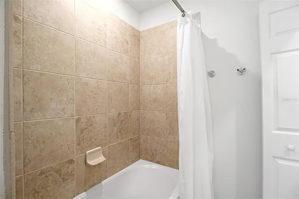 $3,400 | 16904 Vardon Terrace, Unit 204, Bradenton, FL 34211