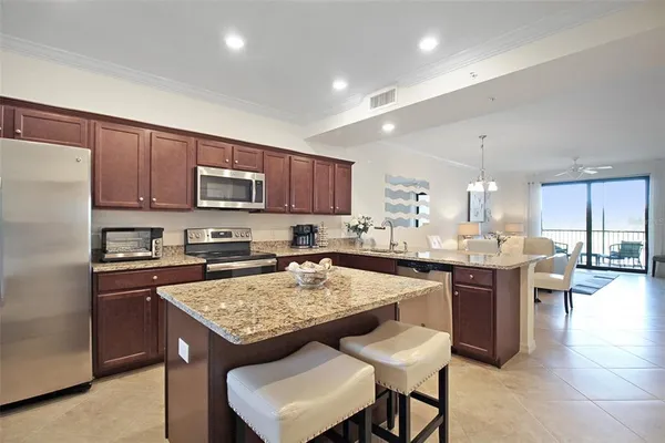 $3,400 | 16904 Vardon Terrace, Unit 204, Bradenton, FL 34211