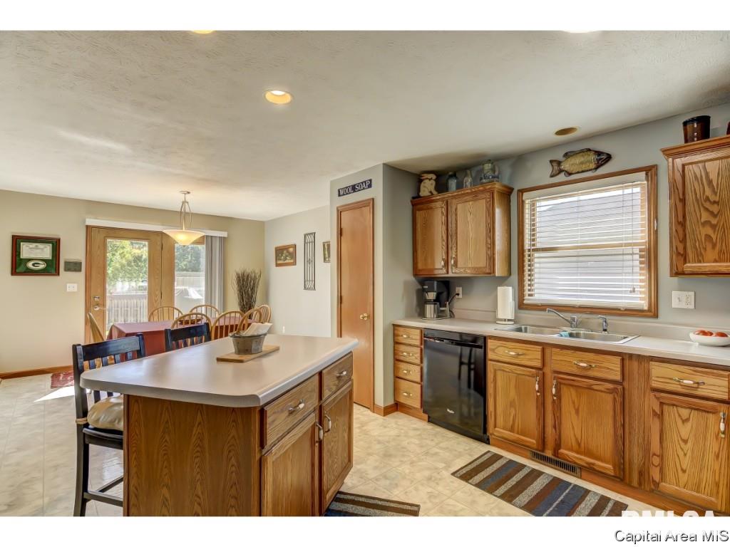 208 Appomattox Drive Springfield, IL 62711 - Photo 10 of 28