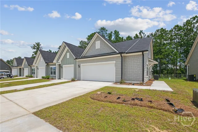 $2,187 | 201 Powers Pass, Unit POPPY, Bloomingdale, GA 31302