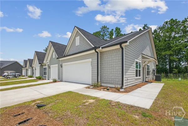 $2,188 | 201 Powers Pass, Unit POPPY, Bloomingdale, GA 31302