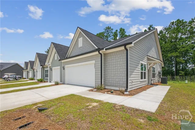 $2,187 | 201 Powers Pass, Unit POPPY, Bloomingdale, GA 31302