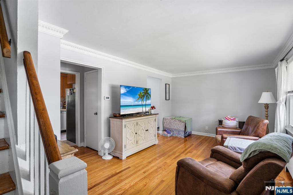 642 Ellington Road Ridgewood, NJ 07450 - Photo 5 of 27