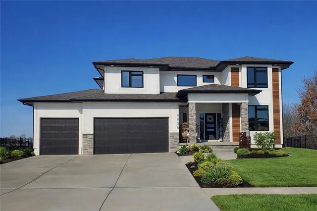 $699,950 | 4808 Northeast Jamestown Drive, Lee's Summit, MO 64064