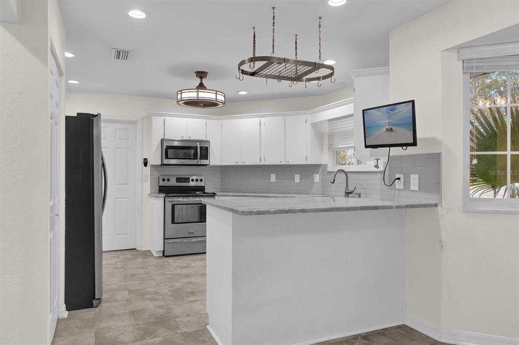 11631 Southwest 82nd Terrace Ocala, FL 34481 - Photo 9 of 35